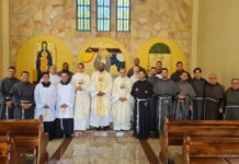 Frades renovam votos em celebração ao Dia de Todos os Santos da Ordem Seráfica